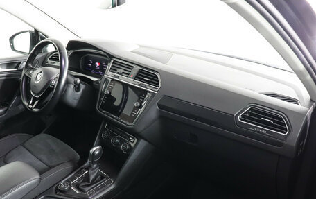 Volkswagen Tiguan II, 2019 год, 2 700 000 рублей, 10 фотография