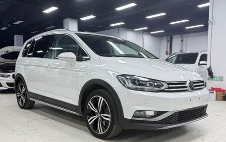 Volkswagen Touran III, 2023 год, 1 530 750 рублей, 3 фотография