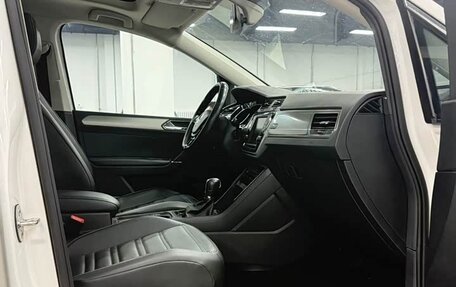 Volkswagen Touran III, 2023 год, 1 530 750 рублей, 12 фотография