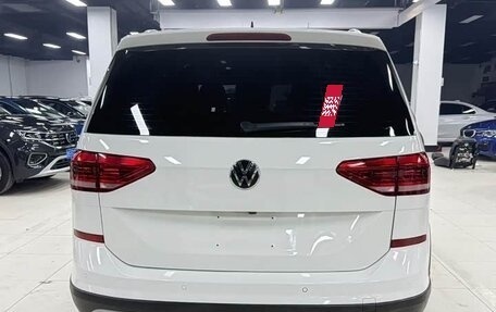 Volkswagen Touran III, 2023 год, 1 530 750 рублей, 6 фотография