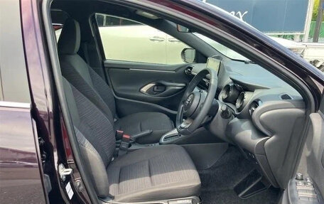 Toyota Yaris, 2022 год, 1 255 123 рублей, 11 фотография