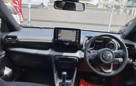 Toyota Yaris, 2022 год, 1 255 123 рублей, 17 фотография