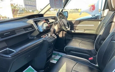 Honda Stepwgn IV, 2017 год, 1 318 027 рублей, 9 фотография
