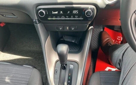 Toyota Yaris, 2022 год, 1 255 123 рублей, 24 фотография