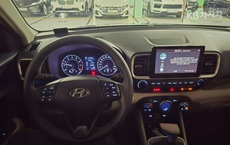 Hyundai Venue I, 2022 год, 1 559 950 рублей, 12 фотография