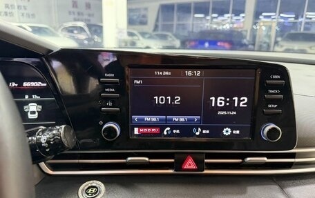 Hyundai Elantra, 2022 год, 1 400 000 рублей, 15 фотография