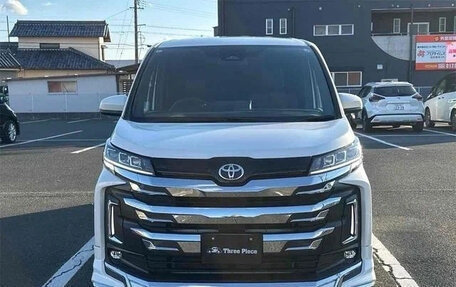Toyota Noah III, 2021 год, 1 821 027 рублей, 2 фотография