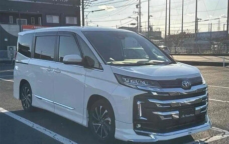 Toyota Noah III, 2021 год, 1 821 027 рублей, 3 фотография