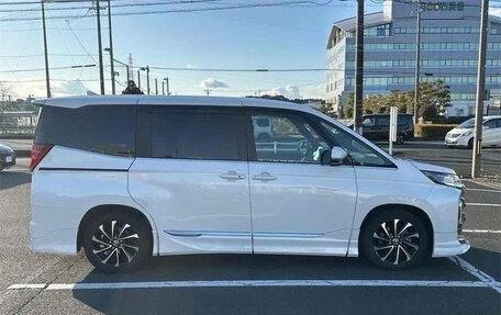 Toyota Noah III, 2021 год, 1 821 027 рублей, 4 фотография