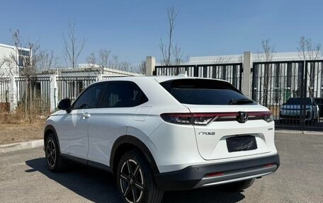 Honda Vezel, 2023 год, 1 900 000 рублей, 3 фотография