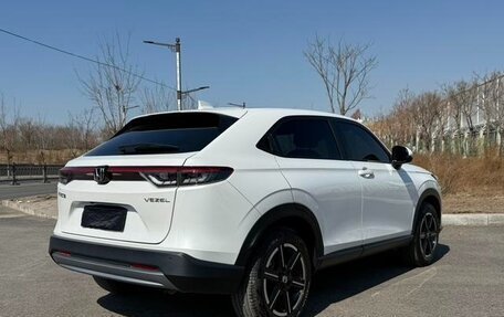 Honda Vezel, 2023 год, 1 900 000 рублей, 6 фотография