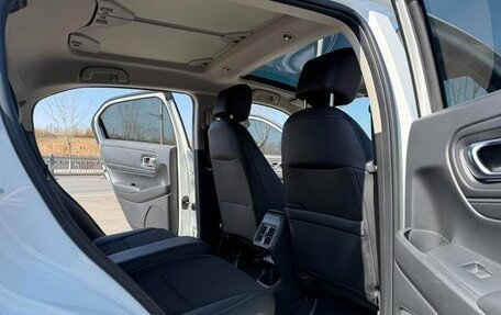 Honda Vezel, 2023 год, 1 900 000 рублей, 13 фотография