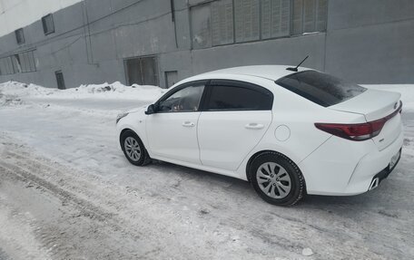 KIA Rio IV, 2020 год, 1 000 000 рублей, 1 фотография