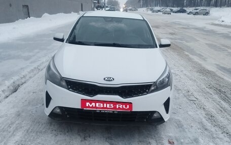KIA Rio IV, 2020 год, 1 000 000 рублей, 4 фотография