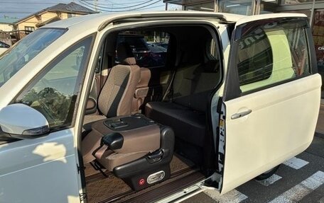 Toyota Spade, 2014 год, 800 999 рублей, 13 фотография