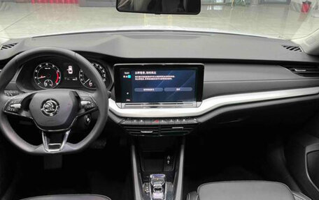 Skoda Octavia IV, 2023 год, 2 200 000 рублей, 2 фотография