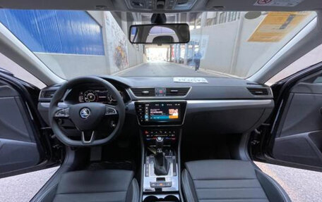 Skoda Superb III рестайлинг, 2023 год, 2 380 000 рублей, 16 фотография