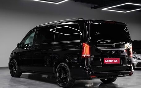 Mercedes-Benz V-Класс, 2023 год, 10 686 000 рублей, 4 фотография