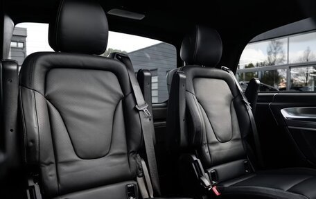Mercedes-Benz V-Класс, 2023 год, 10 686 000 рублей, 21 фотография