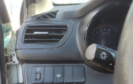 KIA Rio III рестайлинг, 2012 год, 900 000 рублей, 18 фотография