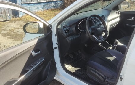 KIA Rio III рестайлинг, 2012 год, 900 000 рублей, 10 фотография