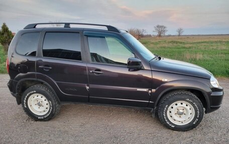 Chevrolet Niva I рестайлинг, 2012 год, 637 000 рублей, 3 фотография