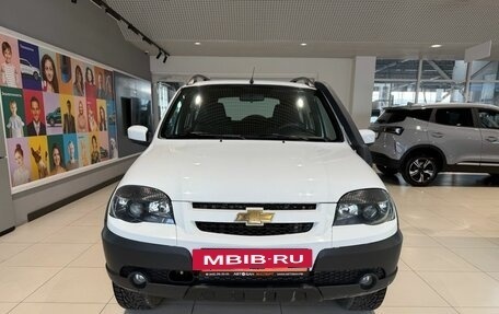 Chevrolet Niva I рестайлинг, 2017 год, 599 000 рублей, 2 фотография