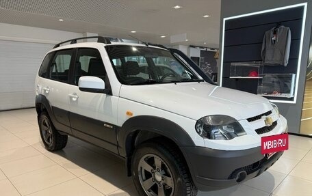 Chevrolet Niva I рестайлинг, 2017 год, 599 000 рублей, 3 фотография