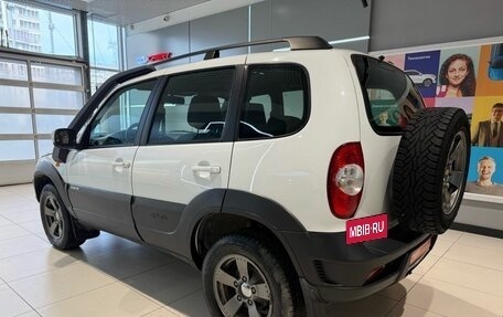 Chevrolet Niva I рестайлинг, 2017 год, 599 000 рублей, 4 фотография