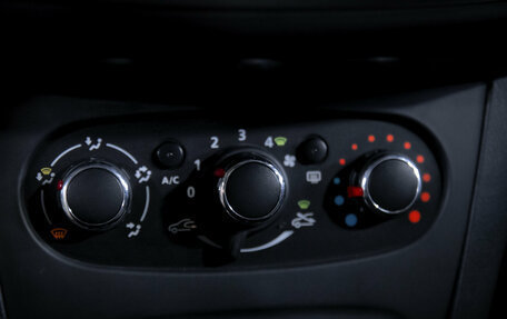 Renault Sandero II рестайлинг, 2018 год, 999 000 рублей, 22 фотография