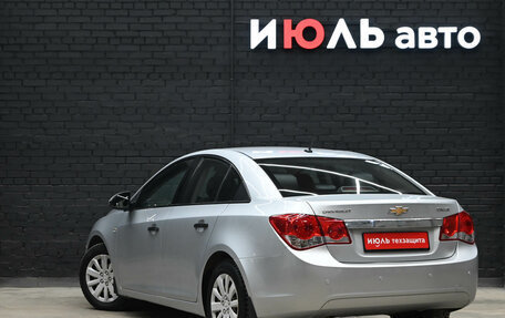 Chevrolet Cruze II, 2010 год, 700 000 рублей, 4 фотография