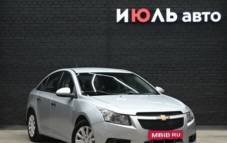 Chevrolet Cruze II, 2010 год, 700 000 рублей, 3 фотография