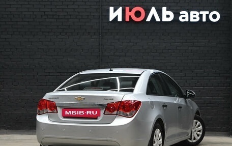 Chevrolet Cruze II, 2010 год, 700 000 рублей, 6 фотография