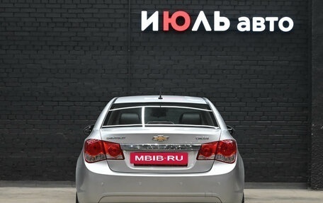 Chevrolet Cruze II, 2010 год, 700 000 рублей, 5 фотография