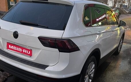 Volkswagen Tiguan II, 2020 год, 2 650 000 рублей, 2 фотография