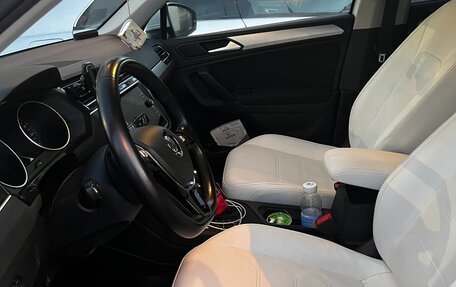 Volkswagen Tiguan II, 2020 год, 2 650 000 рублей, 4 фотография