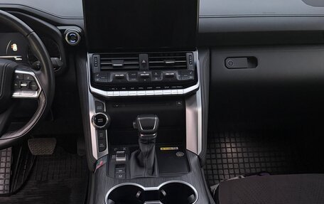 Toyota Land Cruiser, 2024 год, 12 300 000 рублей, 5 фотография