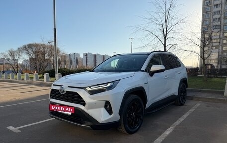 Toyota RAV4, 2023 год, 3 900 000 рублей, 2 фотография