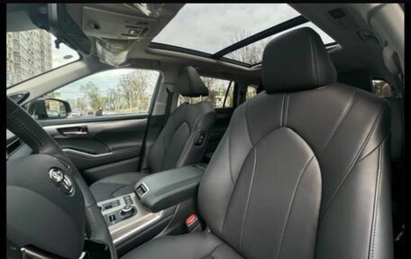 Toyota Highlander, 2025 год, 5 490 000 рублей, 4 фотография