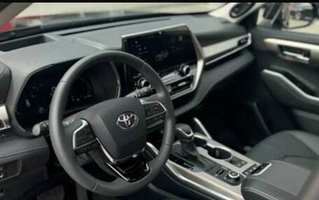 Toyota Highlander, 2025 год, 5 490 000 рублей, 6 фотография