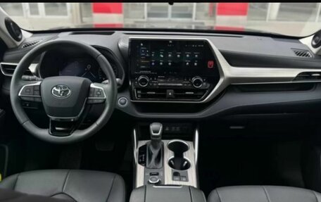 Toyota Highlander, 2025 год, 5 490 000 рублей, 14 фотография