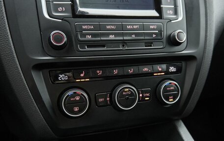 Volkswagen Jetta VI, 2015 год, 1 290 000 рублей, 10 фотография