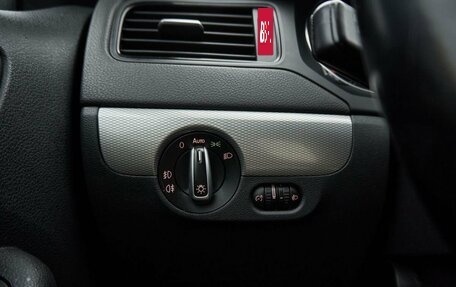 Volkswagen Jetta VI, 2015 год, 1 290 000 рублей, 13 фотография