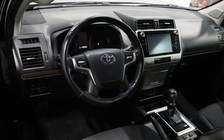 Toyota Land Cruiser Prado 150 рестайлинг 2, 2018 год, 5 377 000 рублей, 8 фотография