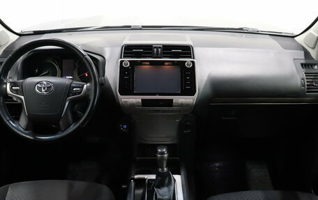 Toyota Land Cruiser Prado 150 рестайлинг 2, 2018 год, 5 377 000 рублей, 7 фотография