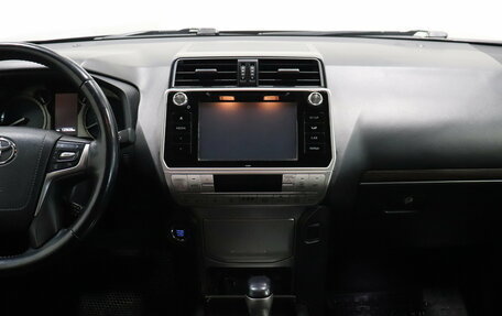 Toyota Land Cruiser Prado 150 рестайлинг 2, 2018 год, 5 377 000 рублей, 11 фотография