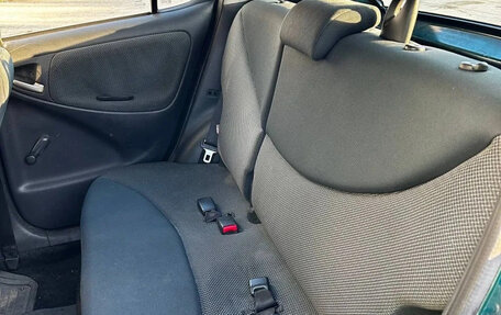 Toyota Yaris I рестайлинг, 2004 год, 340 000 рублей, 15 фотография