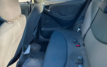 Toyota Yaris I рестайлинг, 2004 год, 340 000 рублей, 16 фотография