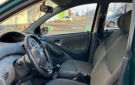 Toyota Yaris I рестайлинг, 2004 год, 340 000 рублей, 18 фотография