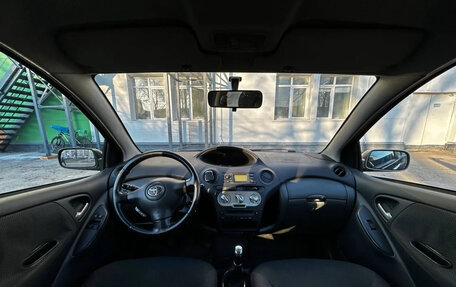 Toyota Yaris I рестайлинг, 2004 год, 340 000 рублей, 24 фотография